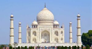 12 Beautiful Beach Town Bargains